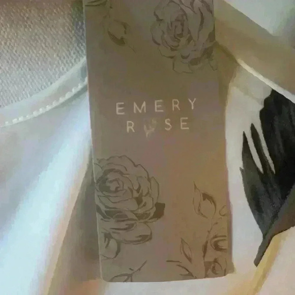 Emory Rose ladies top size M - Picture 9 of 12